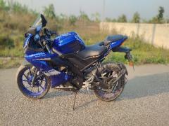 YAMAHA R15 V3